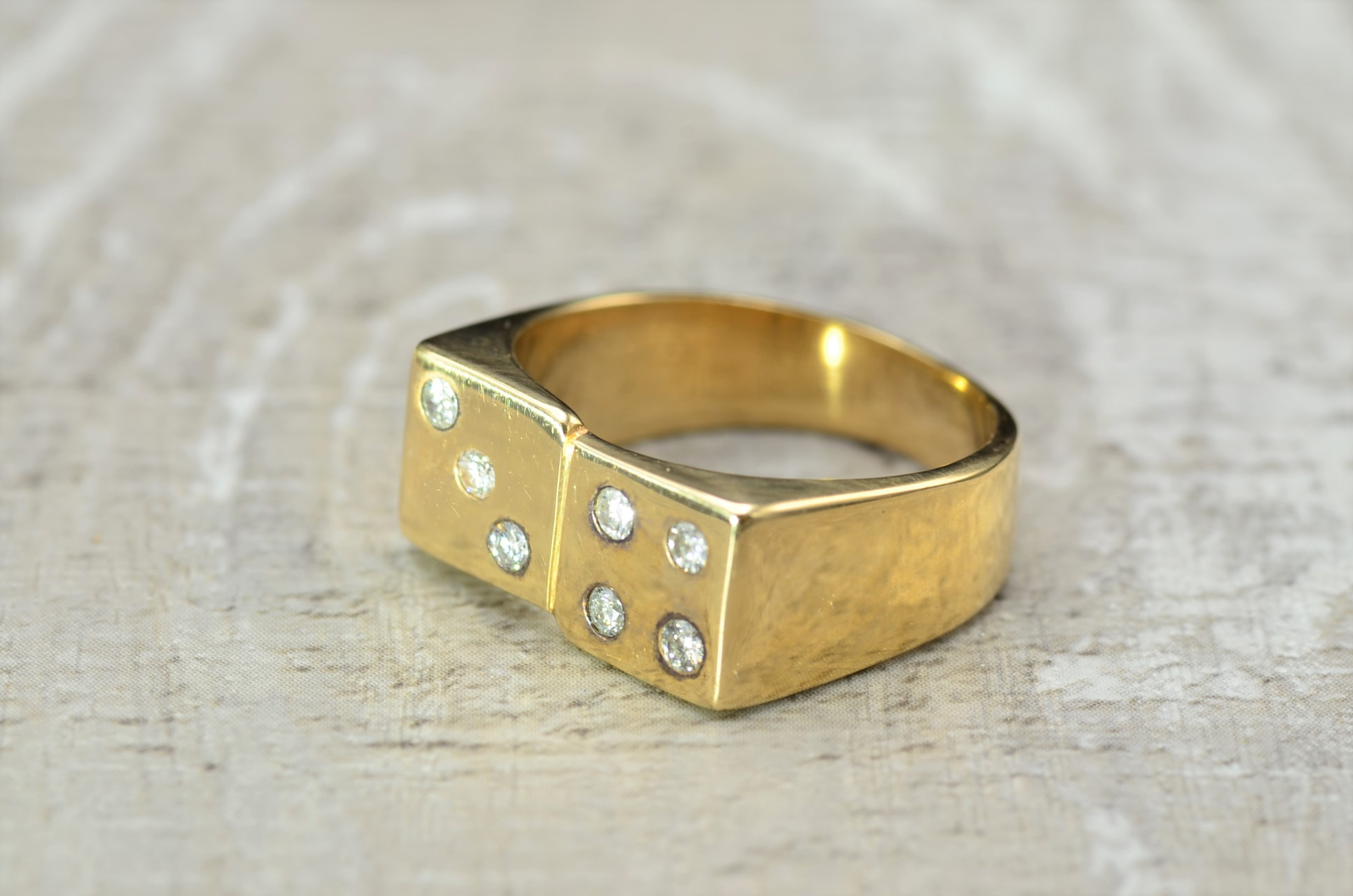 Dice Gold Ring Stock Photo - Download Image Now - Jewelry, Dice, Ring -  Jewelry - iStock