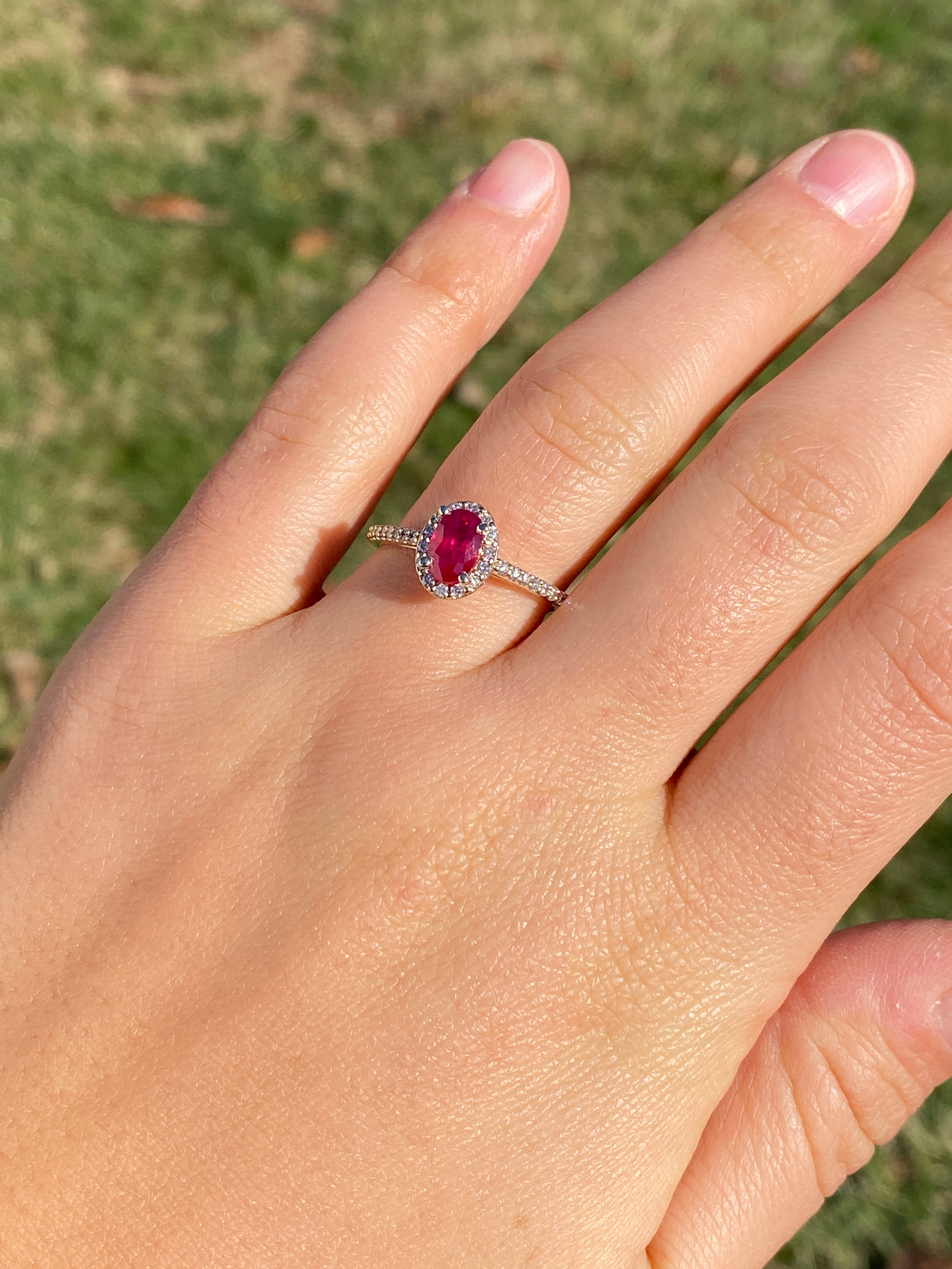 Ruby Engagement Ring | Bijoux Majesty