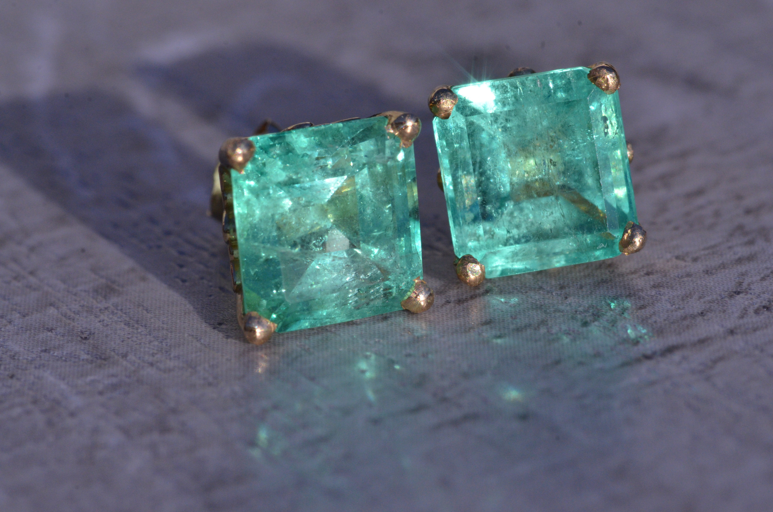 Top more than 80 square emerald earrings latest - esthdonghoadian