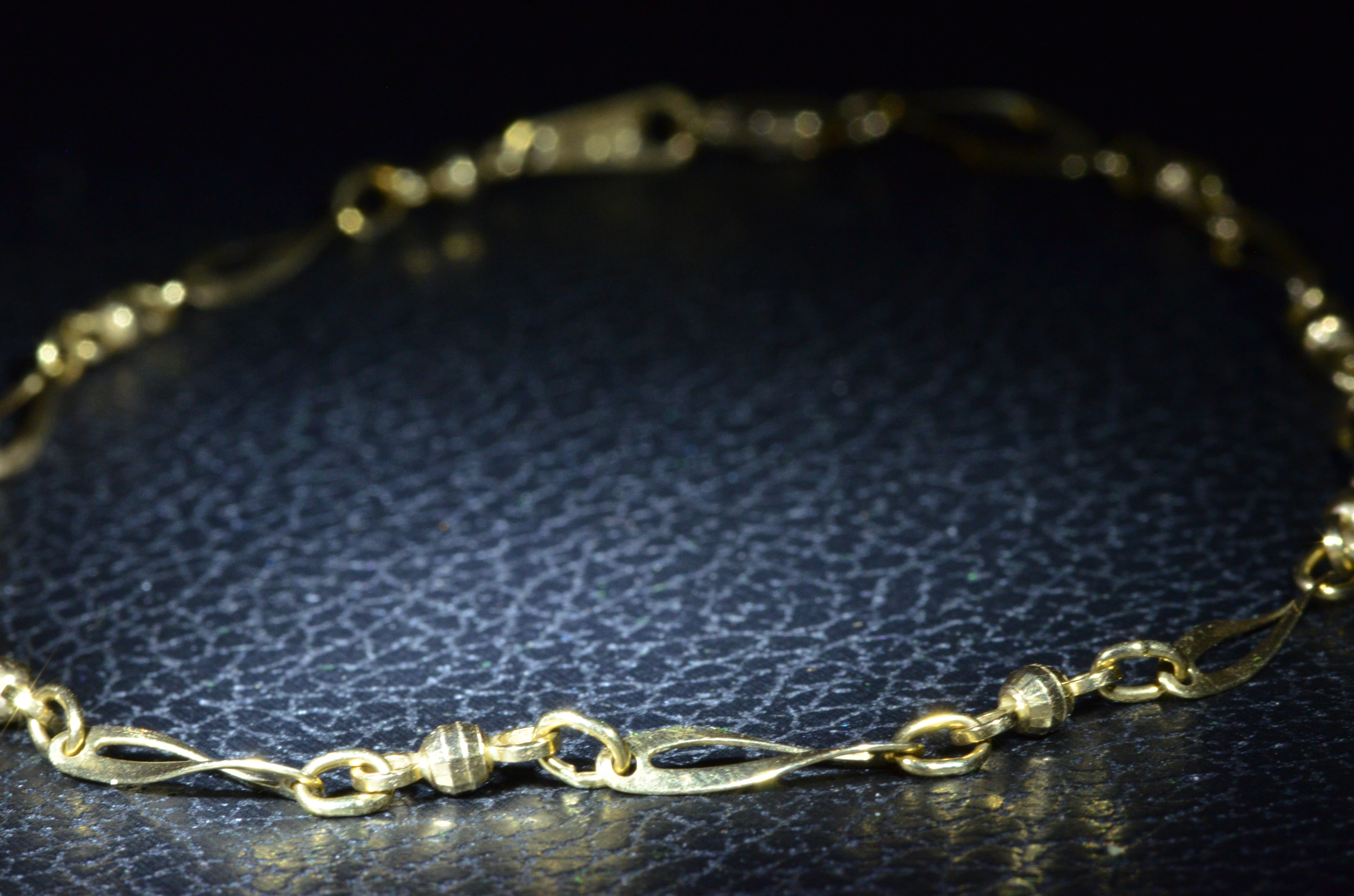 14K Yellow Gold Chain Ankle Bracelet with Clover and White Sapphire  Stations | Shop 14k Yellow Gold Anklet Anklets | Gabriel & Co